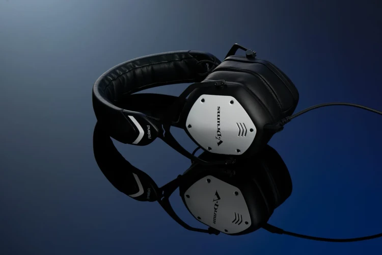 ROLAND VMH-D1 Headphones